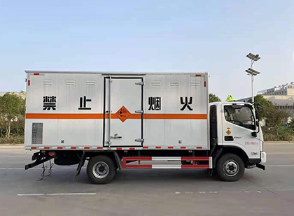 科尔沁左翼中爆破器材运输车