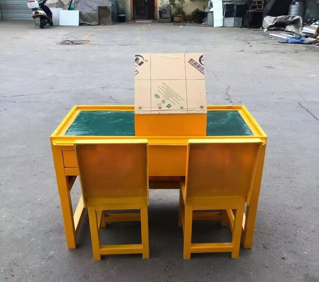科尔沁左翼中防静电导通桌井下煤矿火工品发放桌：危险品流转的安全守护者